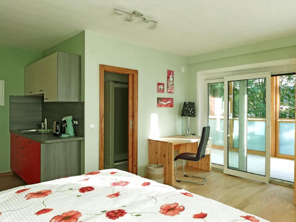 Hotel Haus Monti Maria Lanzendorf Esterno foto