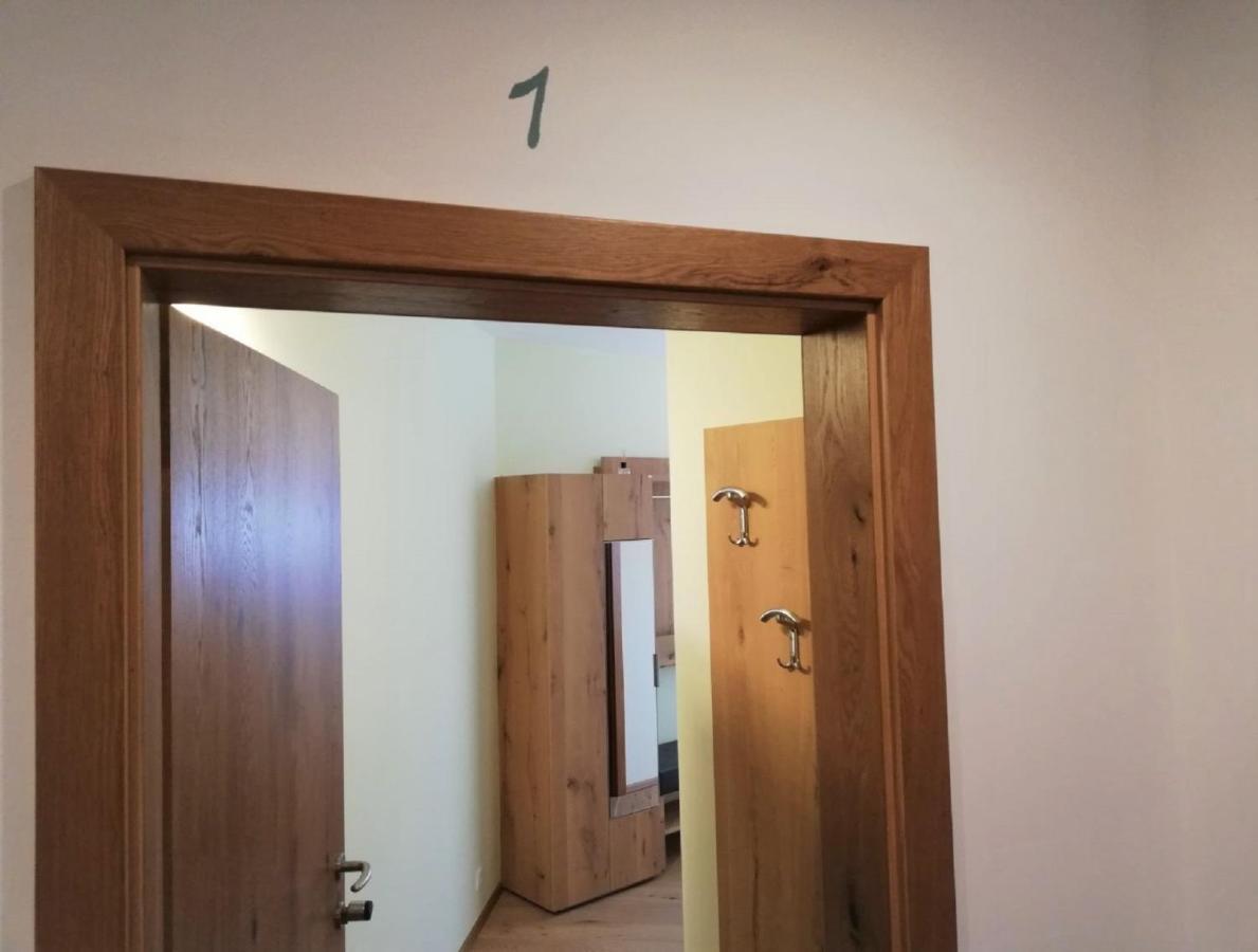 Hotel Haus Monti Maria Lanzendorf Esterno foto